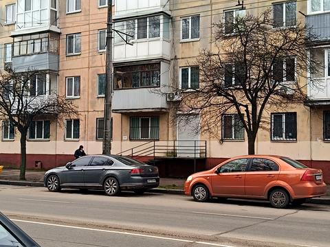 комерційна за адресою Київська вул., 2