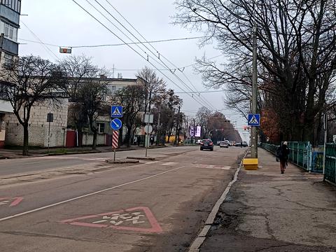 комерційна за адресою Київська вул., 2