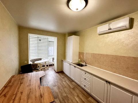 квартира за адресою Левка Лук'яненка вул. (Василя Жуковського), 16, 18, 20, 24