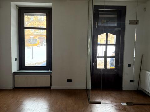 коммерческая по адресу Даниила Галицкого пл., 12