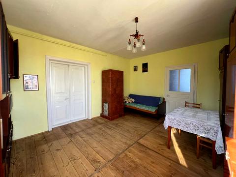 дом по адресу Центральна