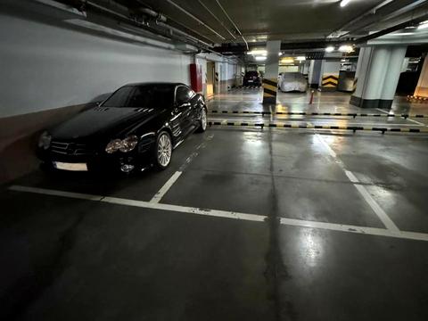 паркоместо по адресу Андрея Верхогляда ул. (Михайла Драгомирова), 16