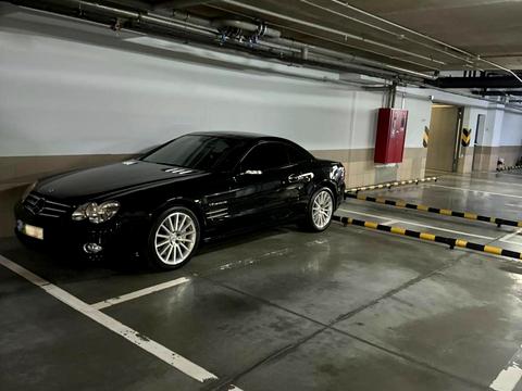 паркоместо по адресу Андрея Верхогляда ул. (Михайла Драгомирова), 16