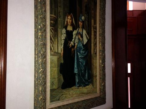 комерційна за адресою Андріївський узвіз, 7 А