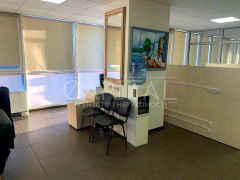 комерційна за адресою Голосіївський просп. (40-річчя Жовтня), 132