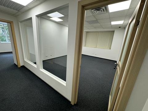 комерційна за адресою Шовковична вул., 42