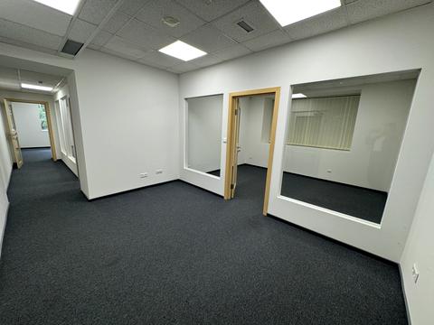 комерційна за адресою Шовковична вул., 42