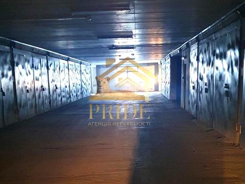 паркомісце за адресою Київ, Романа Шухевича просп. (Генерала Ватутіна), 18