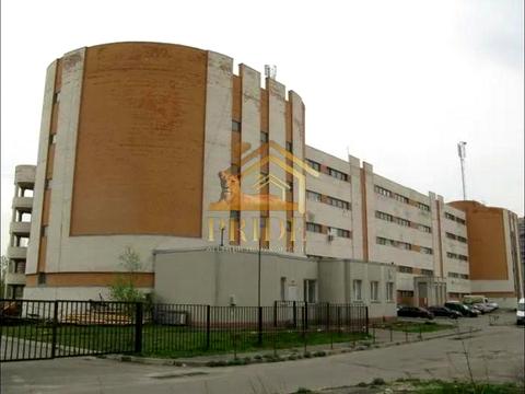 паркомісце за адресою Київ, Романа Шухевича просп. (Генерала Ватутіна), 18