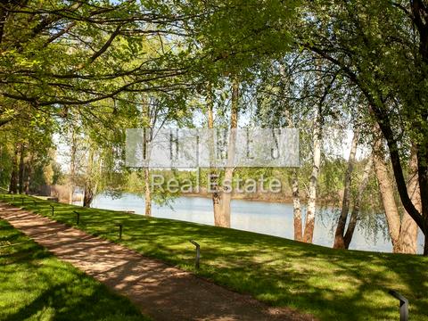 будинок за адресою Набережна вул.