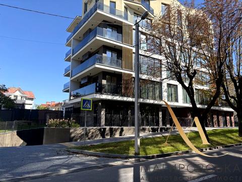 комерційна за адресою Львів, Окружна вул., 43