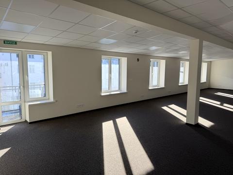 комерційна за адресою Львів, Героїв УПА вул., 73