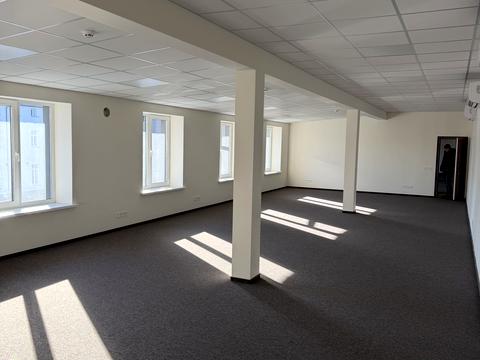 комерційна за адресою Львів, Героїв УПА вул., 73