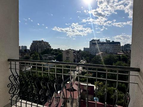 квартира за адресою Андрія Гулого-Гуленка вул. (Віце-адмірала Азарова), 8