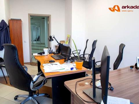 комерційна за адресою Незалежності вул., 34