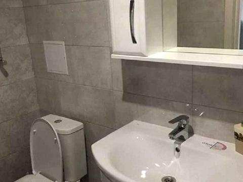 квартира за адресою Героїв України вул., 8-А