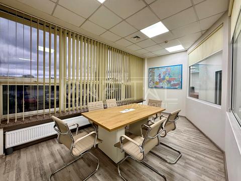 комерційна за адресою Верхній Вал вул., 72