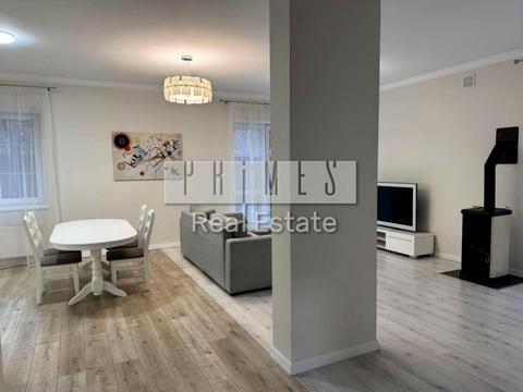 будинок за адресою Вишнева вул.