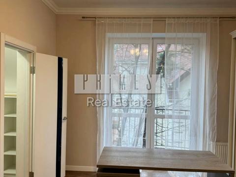 будинок за адресою Вишнева вул.