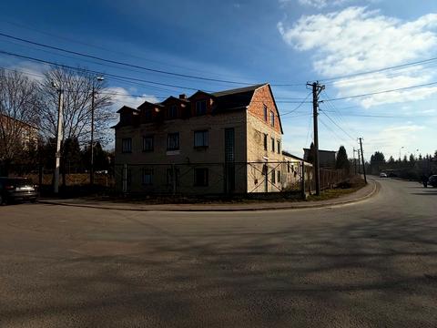 комерційна за адресою Павла Полуботка вул., 5В