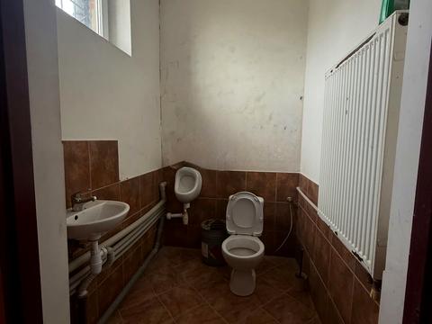 комерційна за адресою Центральна, 145