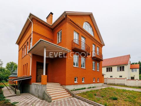 дом по адресу шкільна