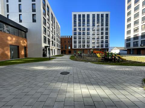 комерційна за адресою Володимира Навроцького вул., 31-А