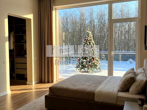 будинок за адресою Євгена Коновальця вул., 37