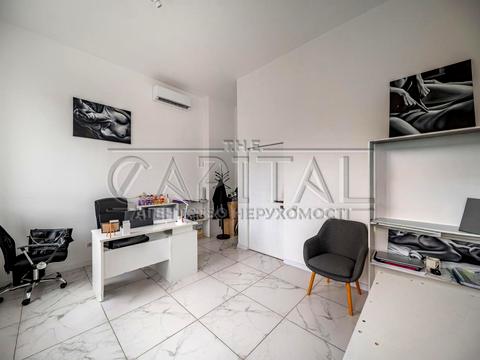 коммерческая по адресу Болсунівська, 1