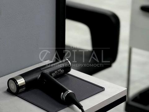 комерційна за адресою Анни Ахматової вул., 35