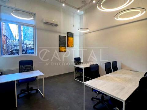 комерційна за адресою Київ, Сім'ї Стешенків вул. (Тимофія Строкача), 9а