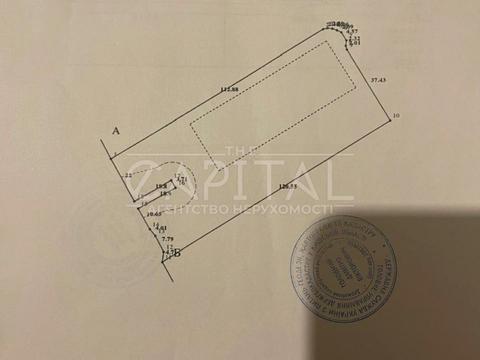 комерційна за адресою Небесної Сотні вул. (Паризької Комуни), 4