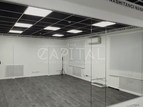 комерційна за адресою Лесі Українки бульв., 29