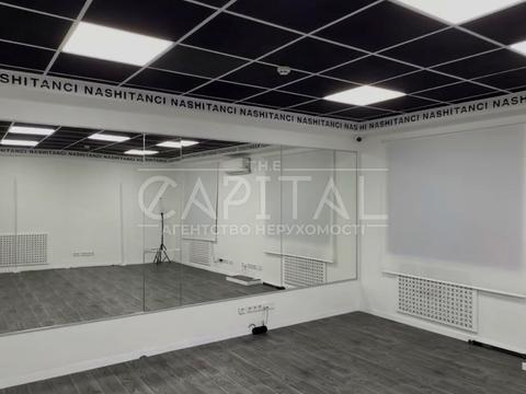 комерційна за адресою Лесі Українки бульв., 29