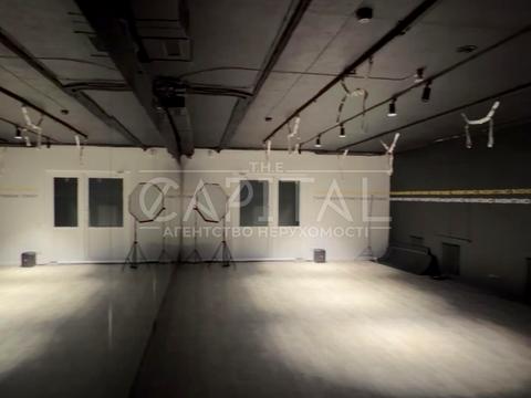 комерційна за адресою Лесі Українки бульв., 29