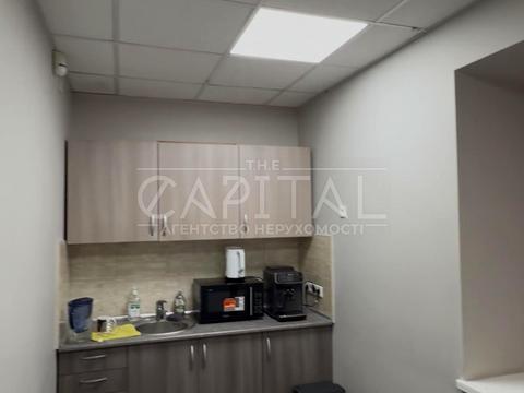 комерційна за адресою Лесі Українки бульв., 29