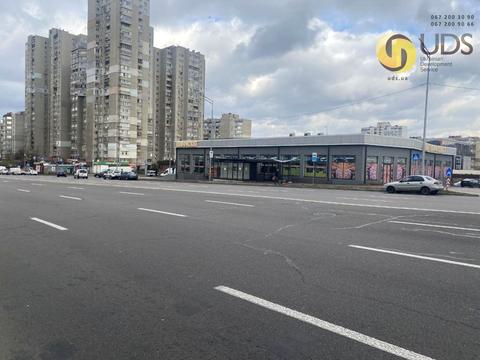 комерційна за адресою Ревуцького вул., 37А