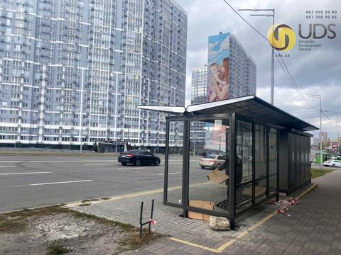 комерційна за адресою Ревуцького вул., 37А