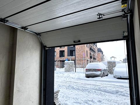 паркомісце за адресою Юліана Пелеша вул., 3