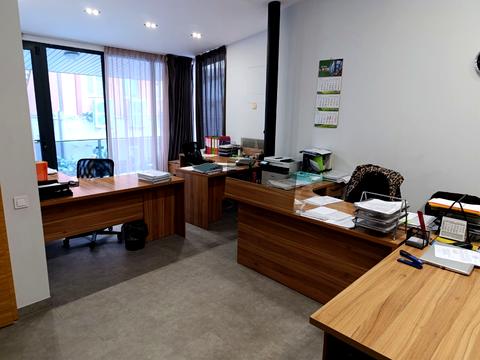 комерційна за адресою Старокозацька вул. (Комсомольська), 4