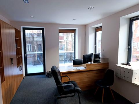 комерційна за адресою Старокозацька вул. (Комсомольська), 4