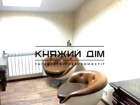 будинок за адресою Київ, Центральна вул., 1