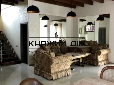 будинок за адресою Київ, Центральна вул., 1