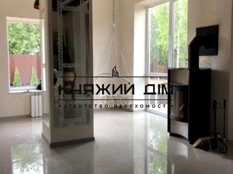 будинок за адресою Київ, Центральна вул., 1