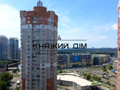 квартира за адресою Анни Ахматової вул., 43