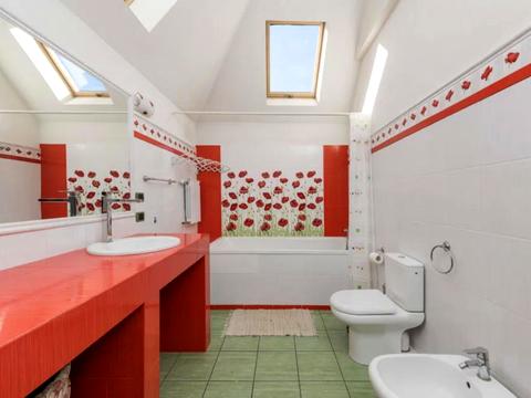 дом по адресу с. Вишенки, Садовая ул.