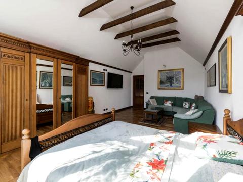 дом по адресу с. Вишенки, Садовая ул.