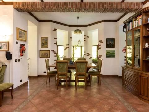 дом по адресу с. Вишенки, Садовая ул.