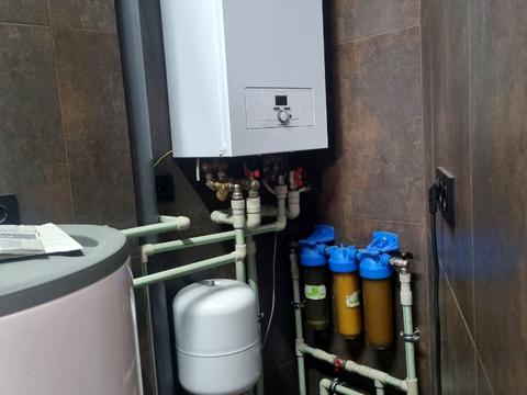 будинок за адресою смт. Брюховичі, Церковна