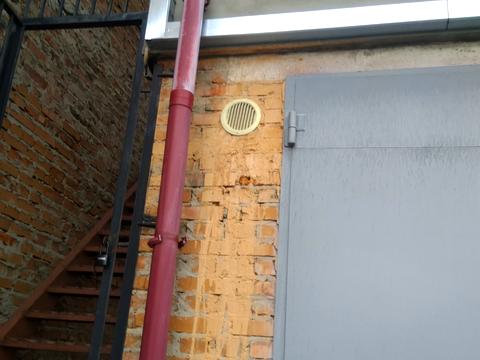 комерційна за адресою Карпенка-Карого вул., 2